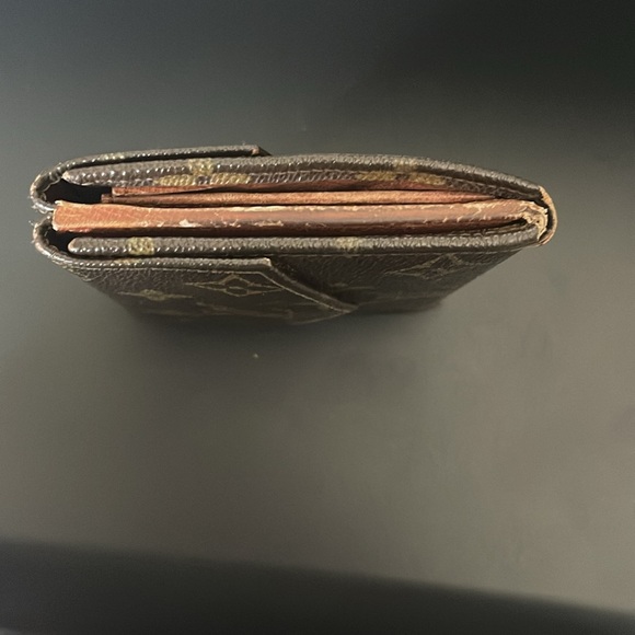 Louis Vuitton Monogram Elise Bifold Wallet - Picture 8 of 13